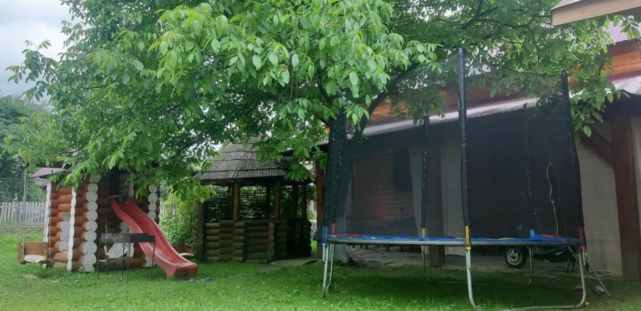 Готель Людмила Siněvir Exteriér fotografie