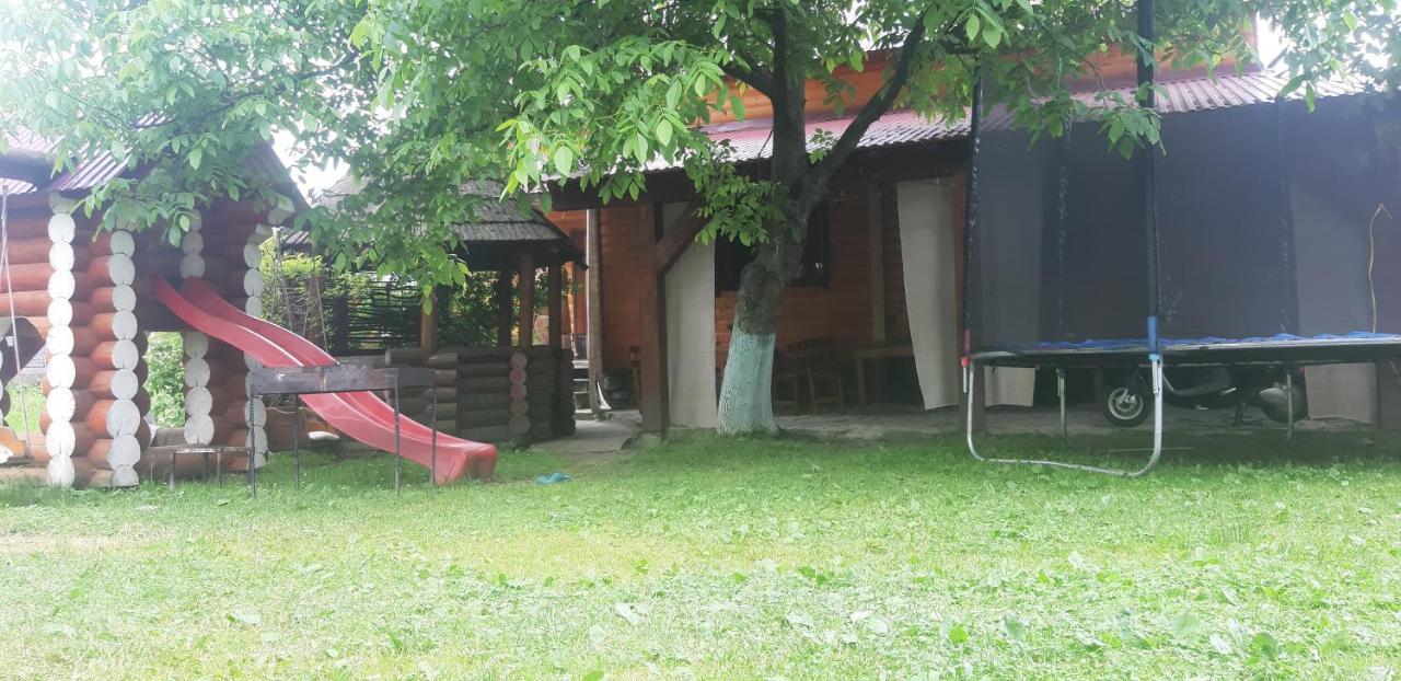 Готель Людмила Siněvir Exteriér fotografie